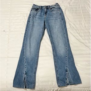 American Eagle High-Wasited Slit Hem 90’s Bootcut Jeans